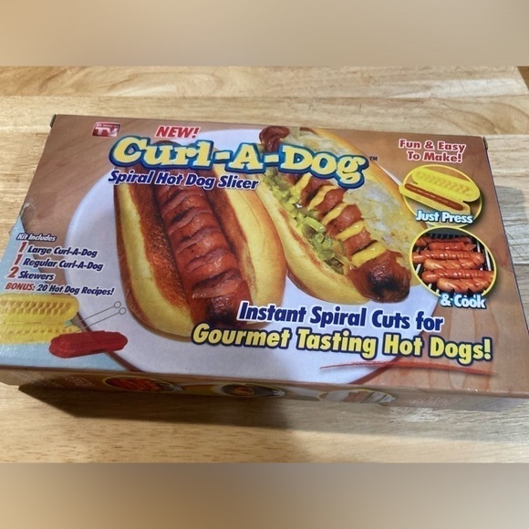 Curl a dog spiral hot dog slicer. I have 2 available - Picture 3 of 3